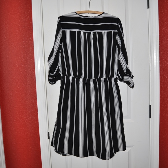NEW B+W Striped Split Neck Shirt Dress [D3] - Picture 5 of 6
